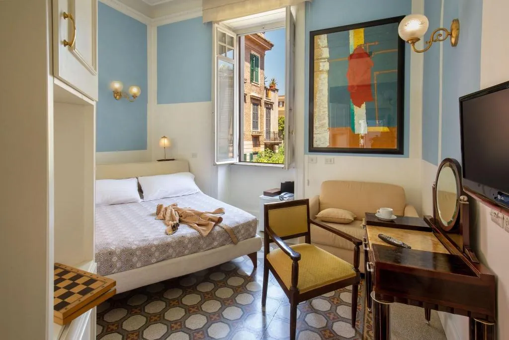 TRIPLE TWO BEDS Room, Emona Aquaeductus, Naples