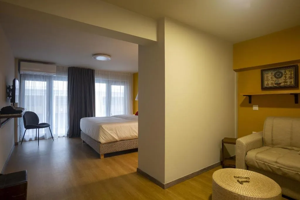 Room, The Frogs Guesthouse, Athens