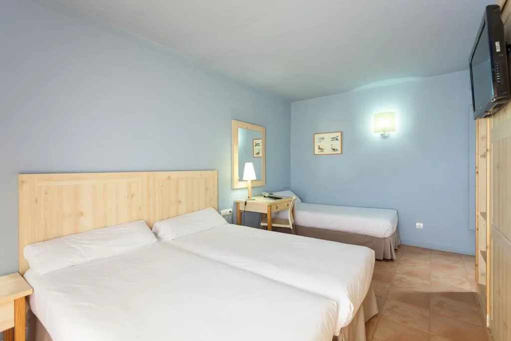 TRIPLE SUPERIOR Room, Vilar Rural de Cardona, Barcelona