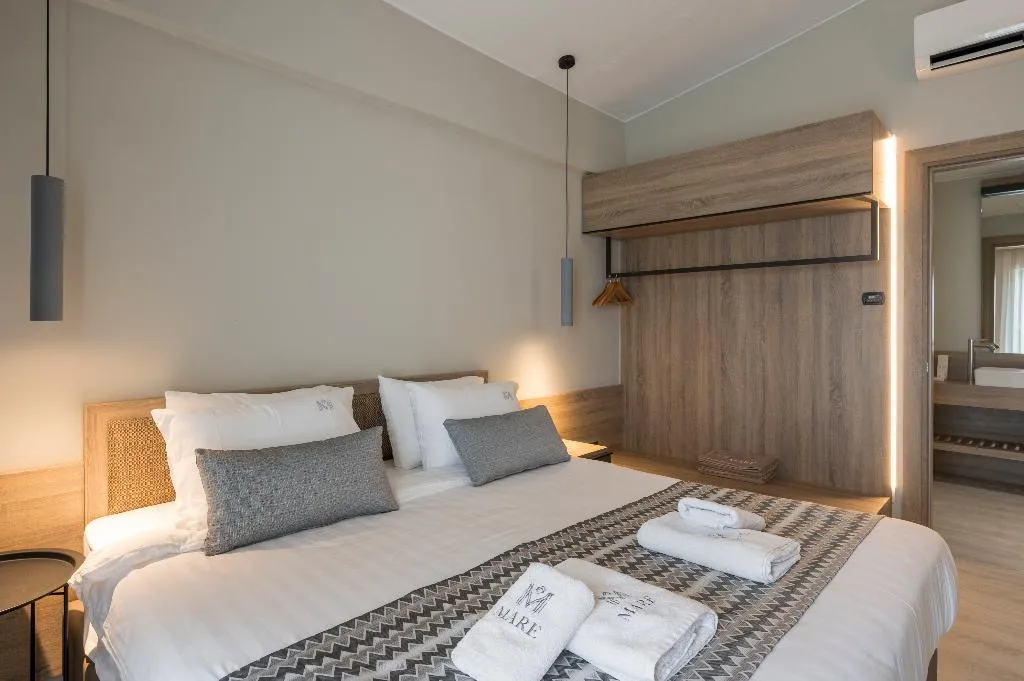 SUITE WITH JACUZZI Room, Mare Village Hotel, Crete