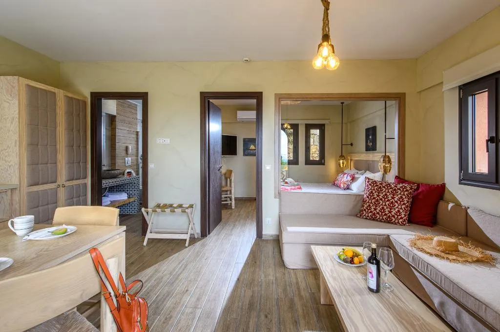 SUITE SEA VIEW WITH PRIVATE POOL Room, Esperides Resort Crete, Crete
