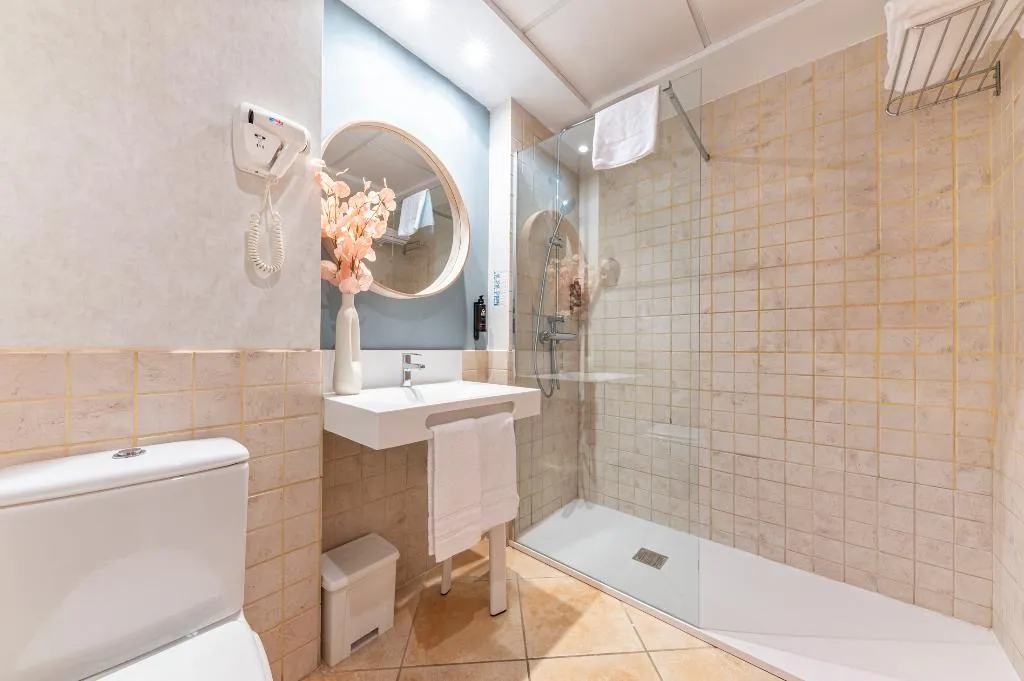 TRIPLE STANDARD Room, Rober Palas, Costa Blanca