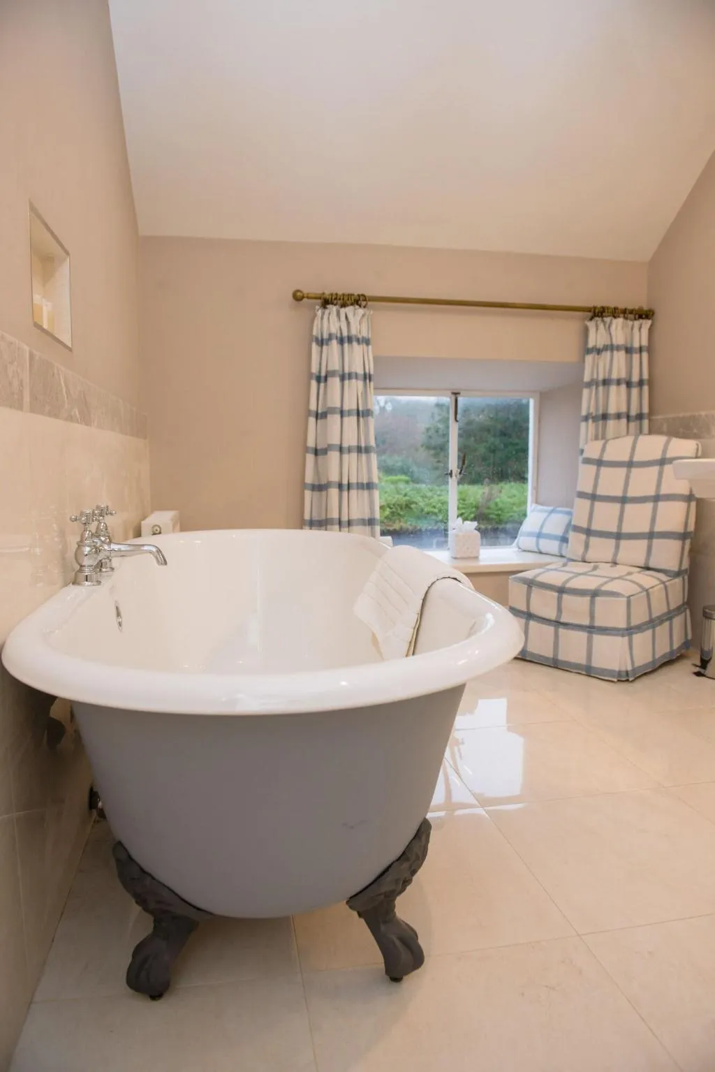 DOUBLE SUPERIOR KING BED Room, Ballymaloe House, Cork