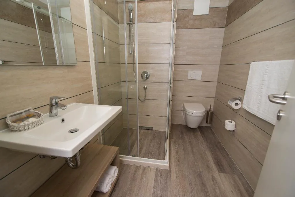 Double or Twin SEA VIEW Room, Hostel Sol, Dubrovnik