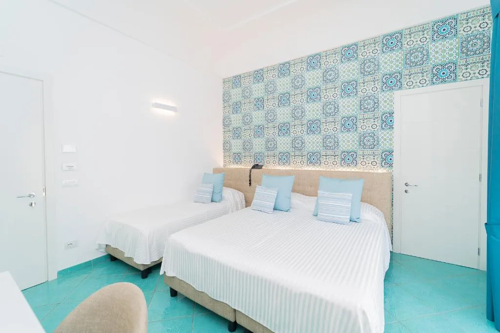 TRIPLE SUPERIOR Room, Hotel Miramare, Naples