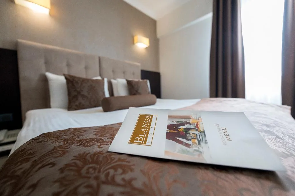 Room, Blanca, Izmir