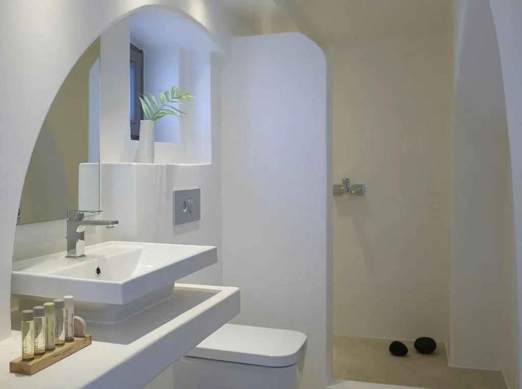 SUITE KING SIZE BED Room, Aurora Santorini, Santorini