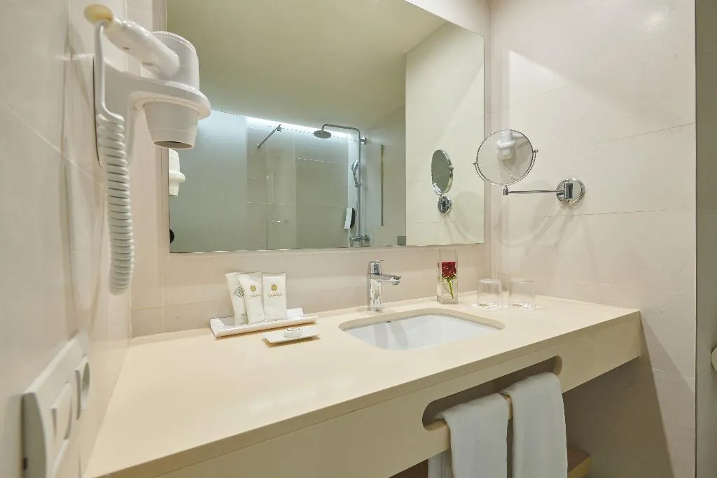 Double or Twin SIDE SEA VIEW Room, Hotel Sabina Playa, Majorca