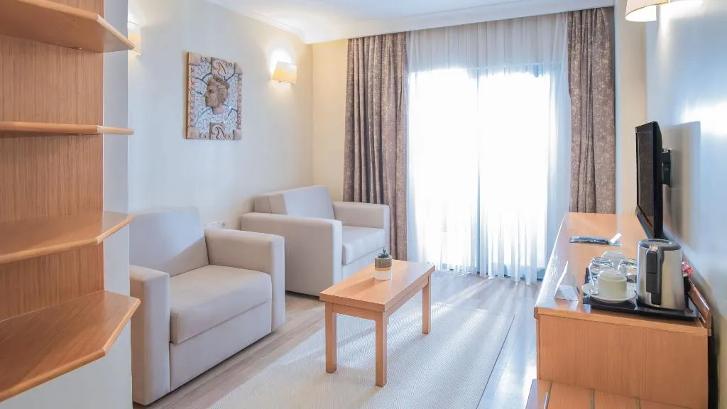 FAMILY ROOM ONE BEDROOM ONE BATHROOM Room, Miramare Queen, Antalya