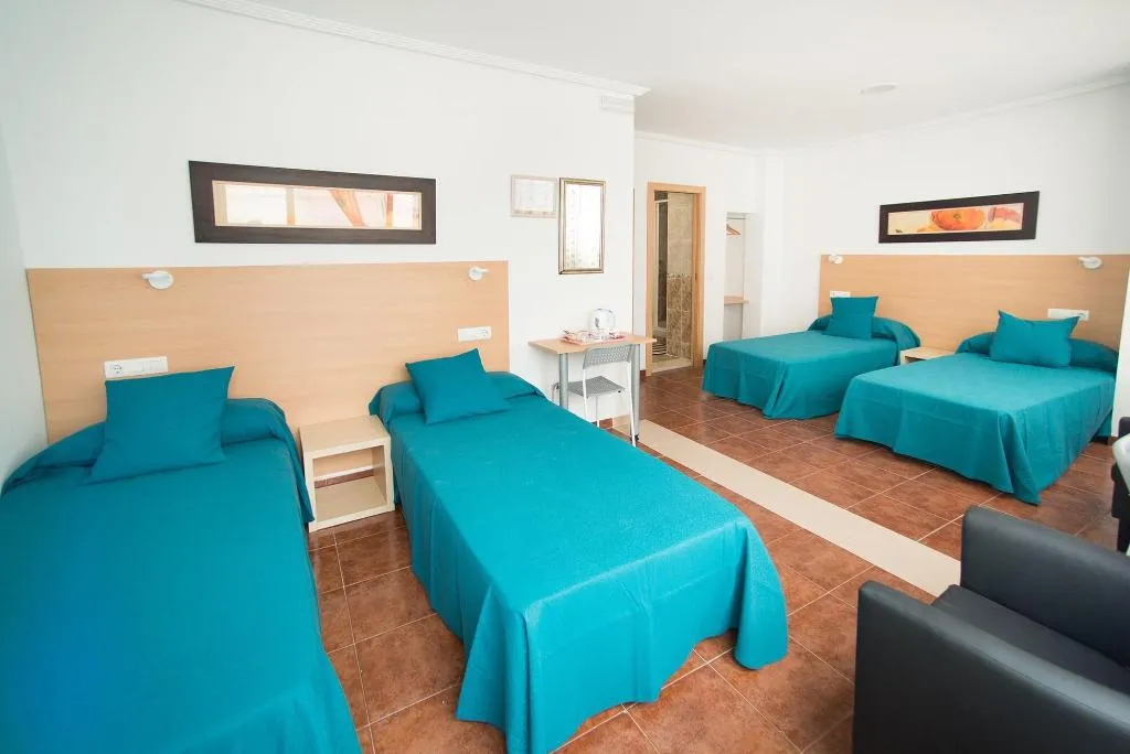 Room, Mitre Paterna Low Cost Rooms, Valencia