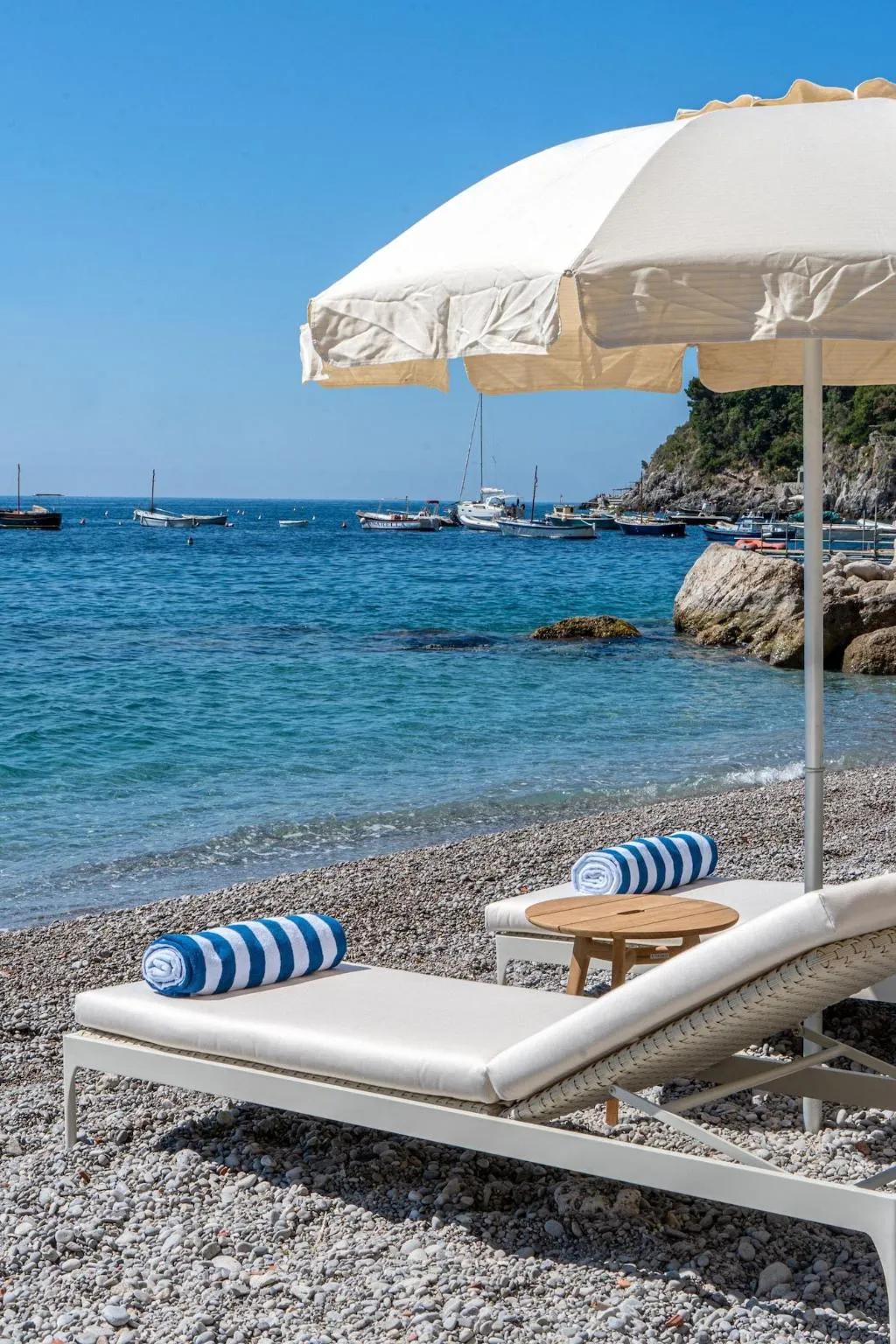 Beach, Borgo Santandrea, Naples