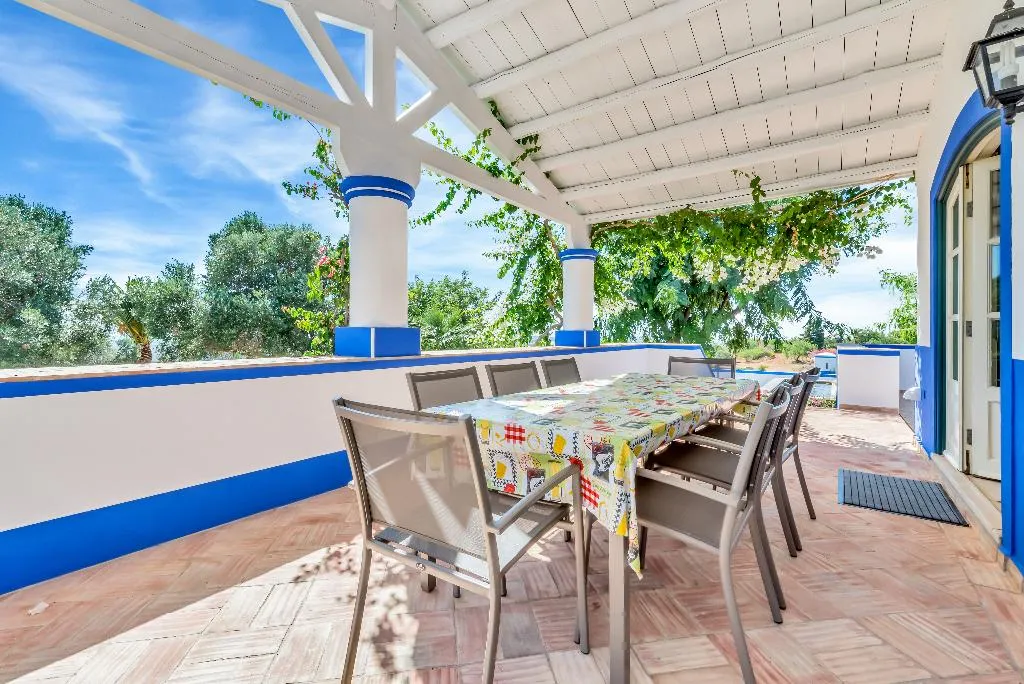 VILLA FIVE BEDROOMS WITH PRIVATE POOL Room, Shantivillas, Algarve