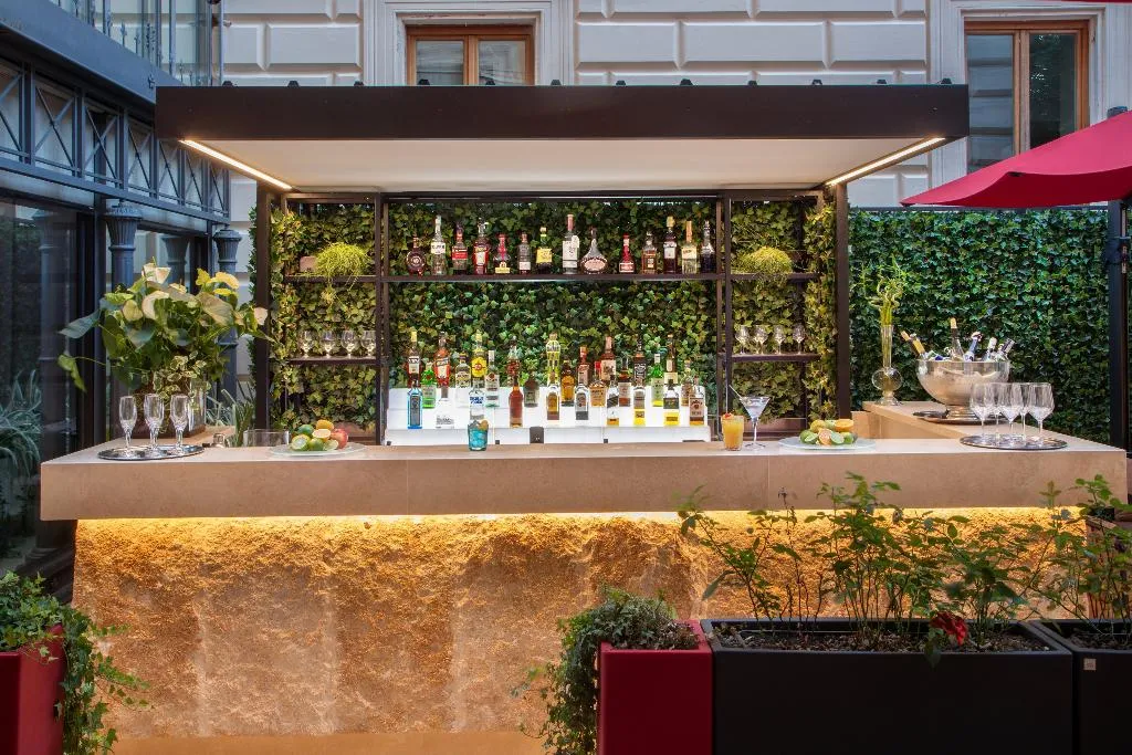 Bar, Rose Garden Palace, Rome