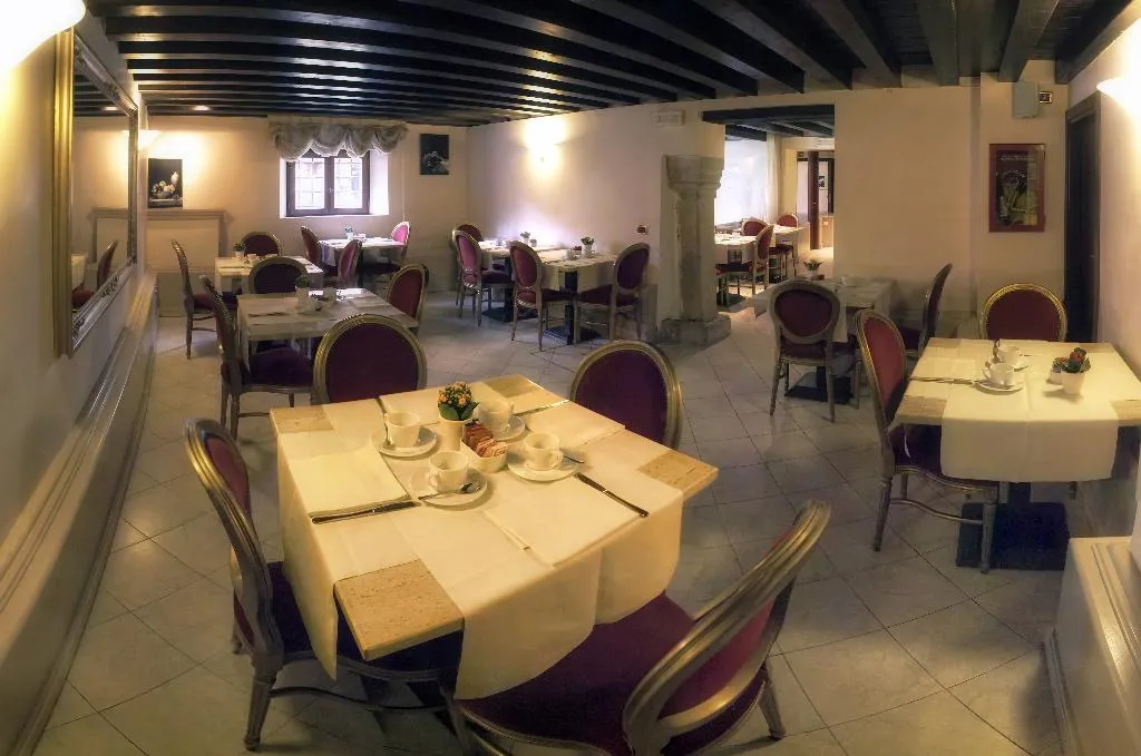 Restaurant, Liassidi Palace, Venice