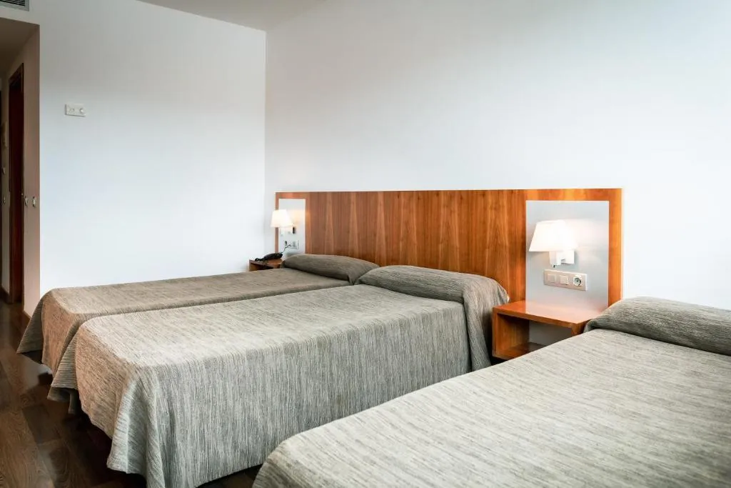 DOUBLE CAPACITY 3 Room, As Porta de Barcelona, Barcelona