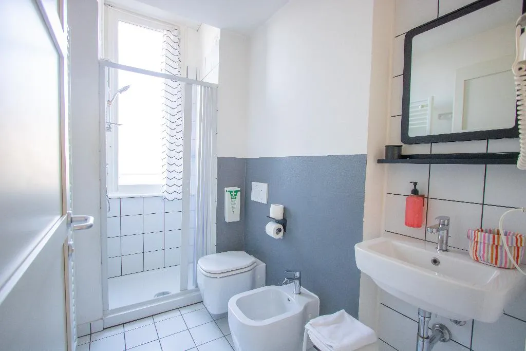 TRIPLE STANDARD Room, Ostello Bello Lake Como, Milan