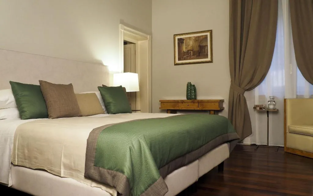 Room, Aqa Palace, Florence