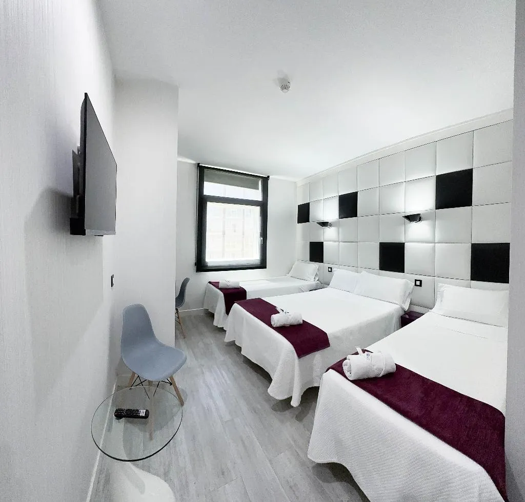 TRIPLE STANDARD Room, Avenida de España, Madrid