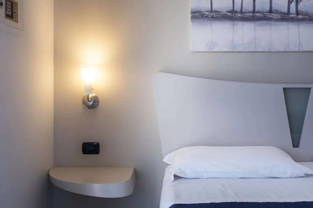 Room, Kore, Catania