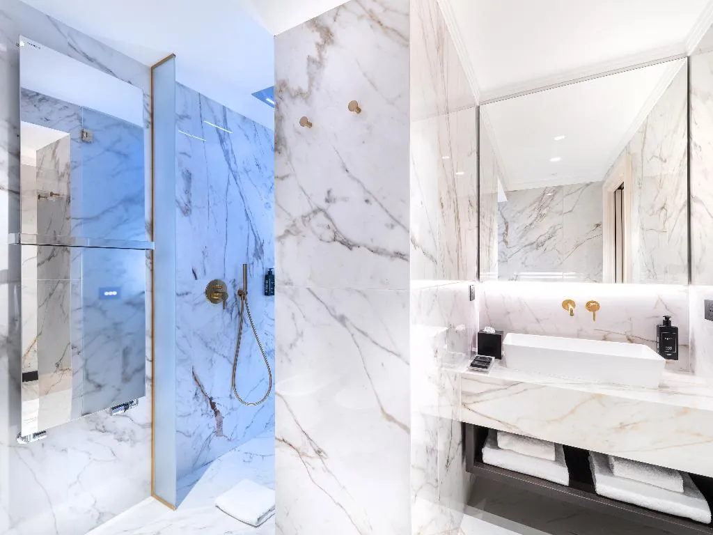 JUNIOR SUITE WITH VIEWS Room, The Glamore Milano Duomo, Milan