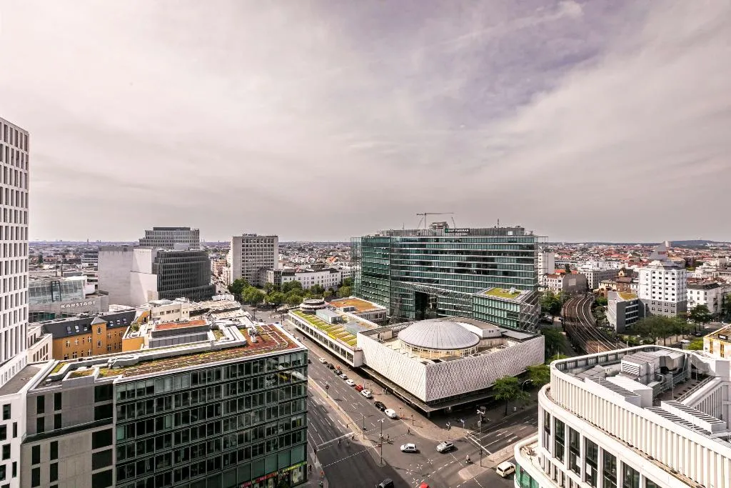 TWIN DELUXE WITH VIEWS Room, Waldorf Astoria Berlin, Berlin