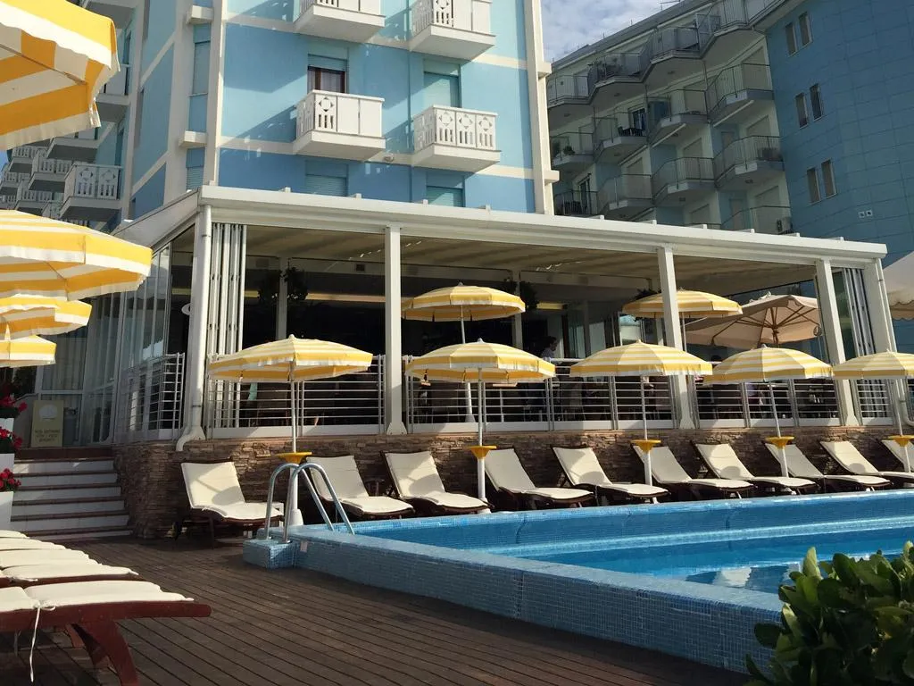 Pool, Capitol, Venice