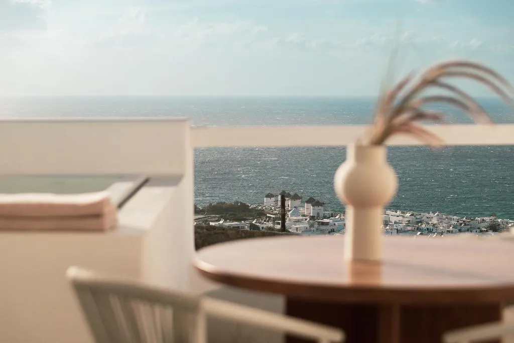 SUITE WITH JACUZZI Room, Lovia Mykonos, Mykonos