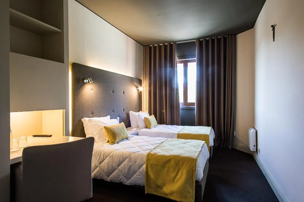 Double or Twin DELUXE SEA VIEW Room, Vilar Oporto Hotel, Porto