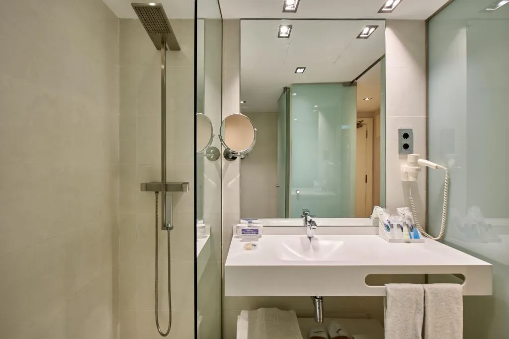 DOUBLE SINGLE USE STANDARD Room, VP Madroño, Madrid