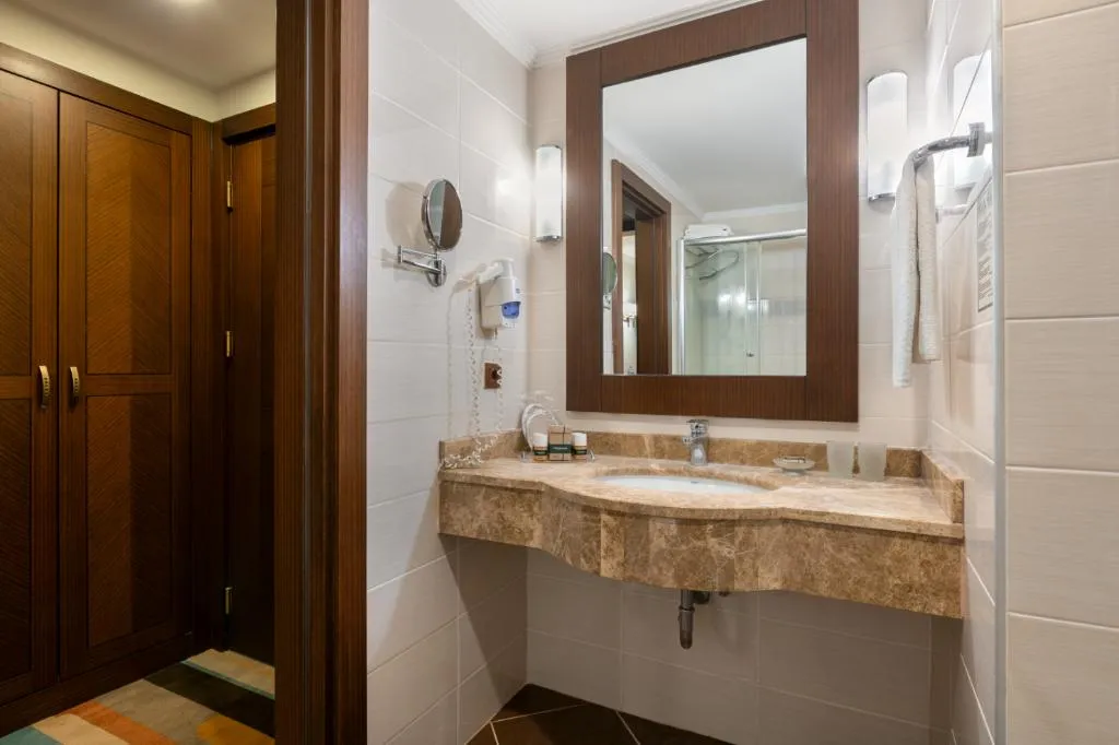 SUITE KING SIZE BED Room, Megasaray West Beach Antalya, Antalya