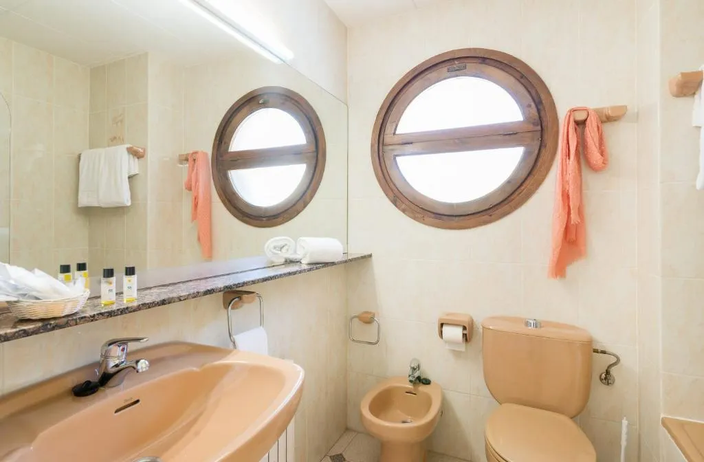Double or Twin WITH BALCONY Room, Ancora, Costa Brava