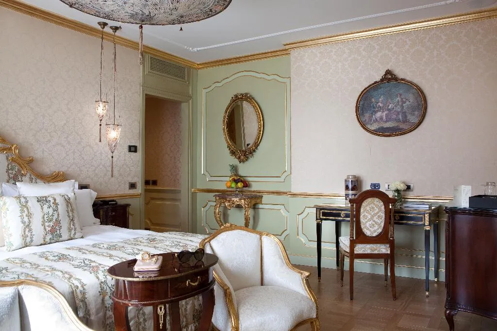 SUITE TWO BEDROOMS WITH TERRACE Room, Baglioni Hotel Luna, Venice