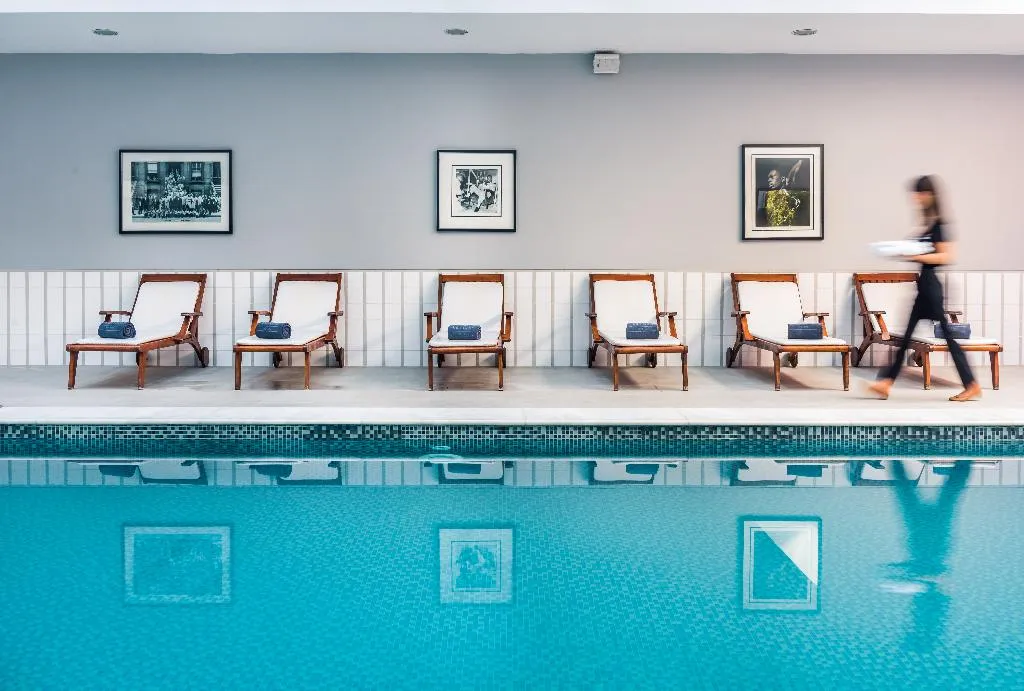 Pool, Vila Gale Opera, Lisbon