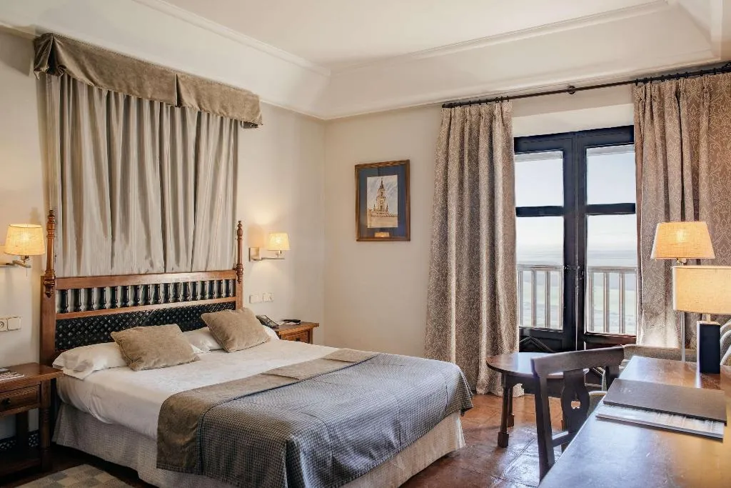 DOUBLE SUPERIOR Room, Parador de Carmona, Seville