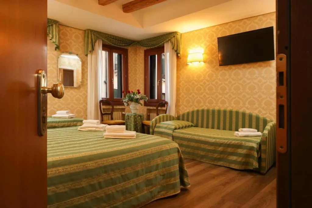 FAMILY ROOM CAPACITY 4 Room, Da Bruno, Venice