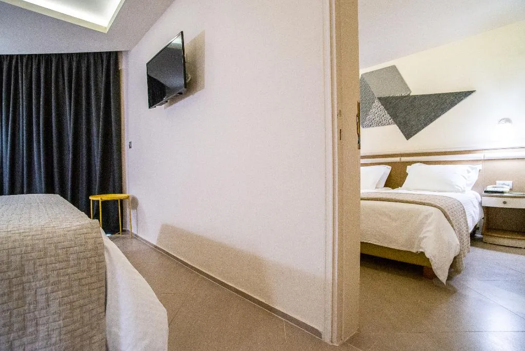 FAMILY ROOM STANDARD Room, Emmantina, Athens