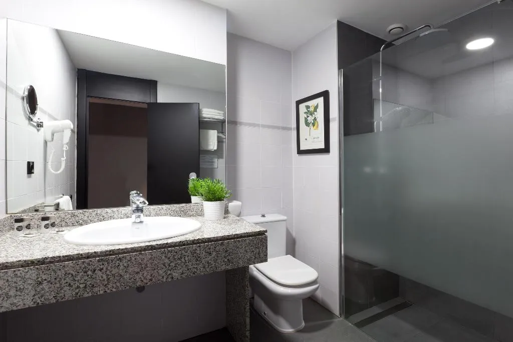 Double or Twin CAPACITY 2 Room, Malcom and Barret, Valencia