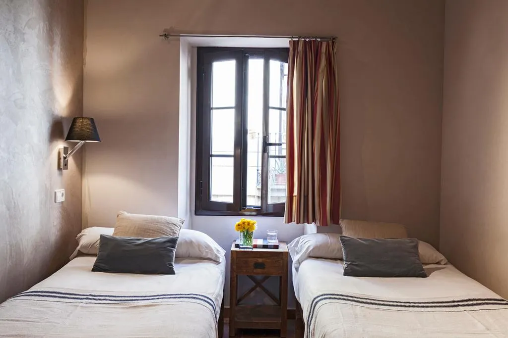 APARTMENT CAPACITY 3 Room, AinB Las Ramblas-Guardia Apartments, Barcelona