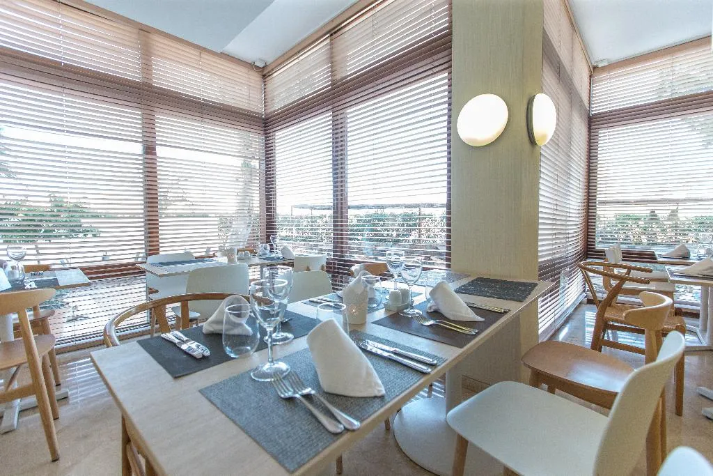 Restaurant, Tres Torres, Ibiza