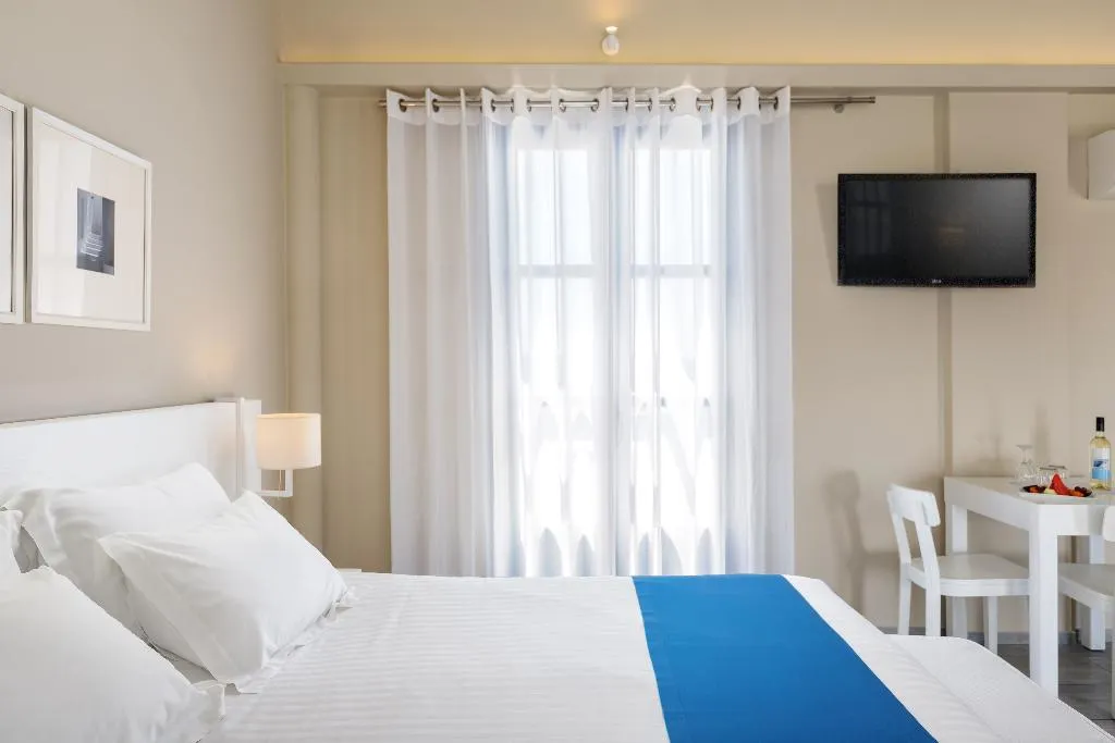 JUNIOR SUITE WITH JACUZZI Room, Acroterra Rosa Luxury Suites & Spa, Santorini