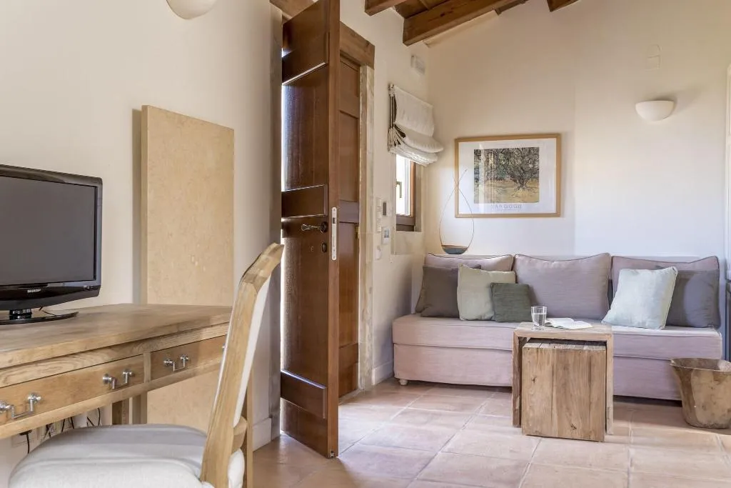 Room, Kapsaliana Village Hotel, Crete