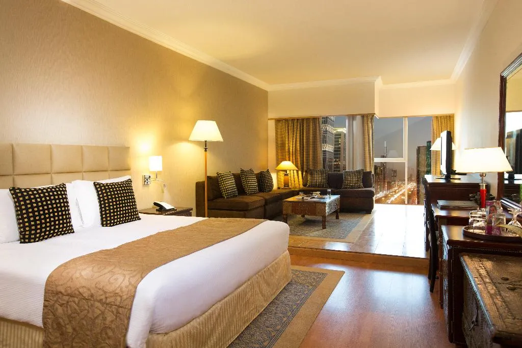 JUNIOR SUITE STANDARD Room, Millennium Plaza Downtown Suites exCrowne Plaza Ap, Dubai