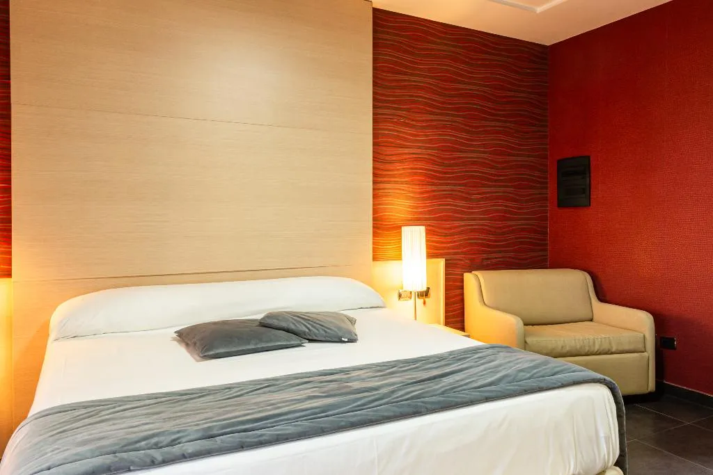 Double or Twin SUPERIOR Room, Hotel Premiere, Naples