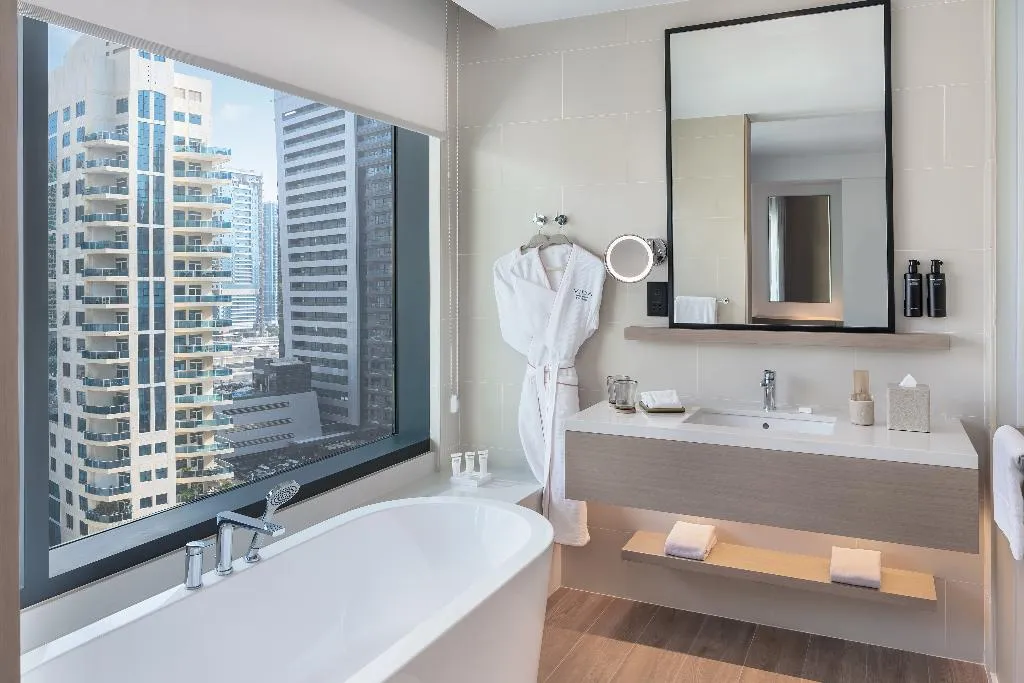 SUITE DELUXE CITY VIEW Room, Vida Dubai Marina & Yacht Club, Dubai