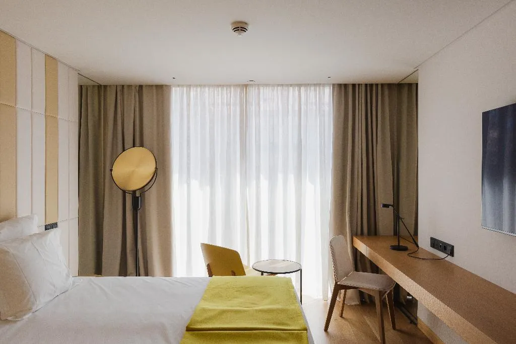 FAMILY ROOM CITY VIEW Room, Lumen Hotel and The Lisbon Light Show, Lisbon