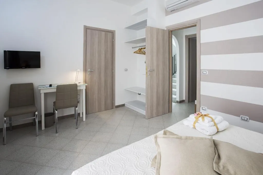 Room, B&B Cinisi Mare e Monti, Palermo