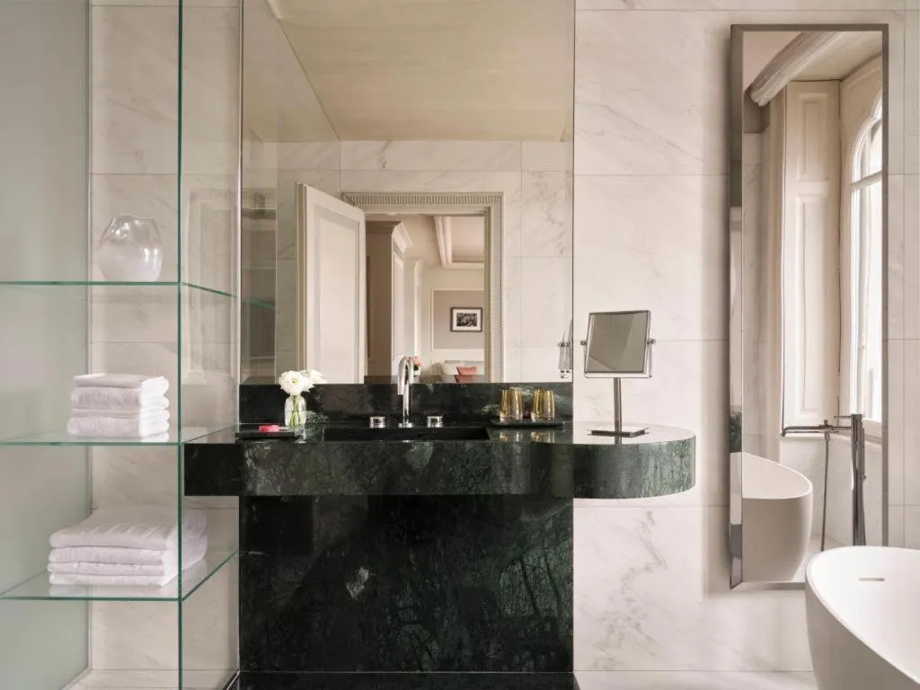 SUITE STANDARD Room, Palazzo Venezia, Milan