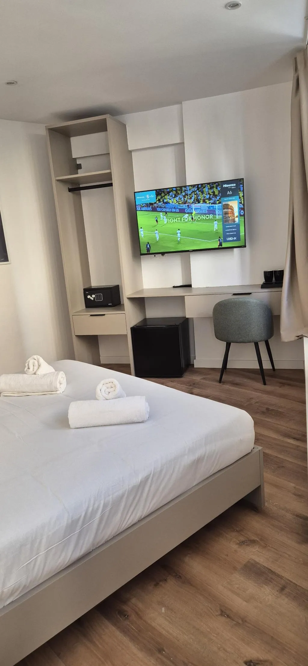 DOUBLE STANDARD Room, Figleaf Kypseli, Athens