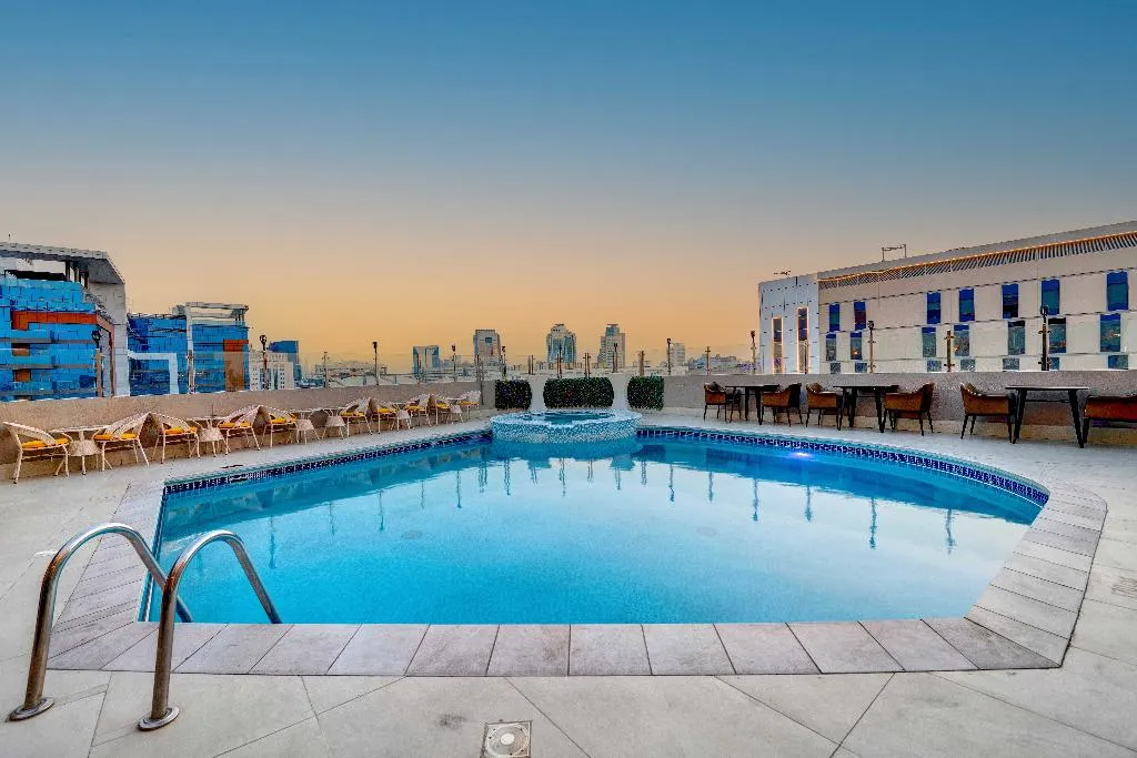 Pool, Howard Johnson Plaza by Wyndham Dubai Deira, Dubai