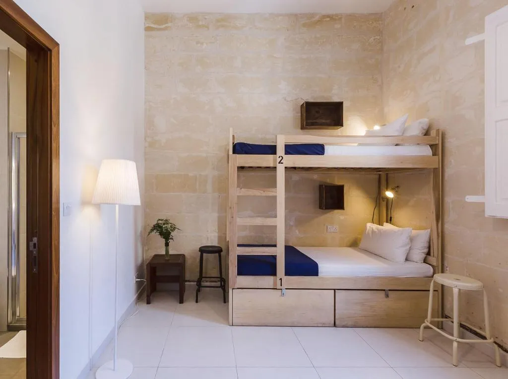 Room, Two Pillows Boutique Hostel, Malta